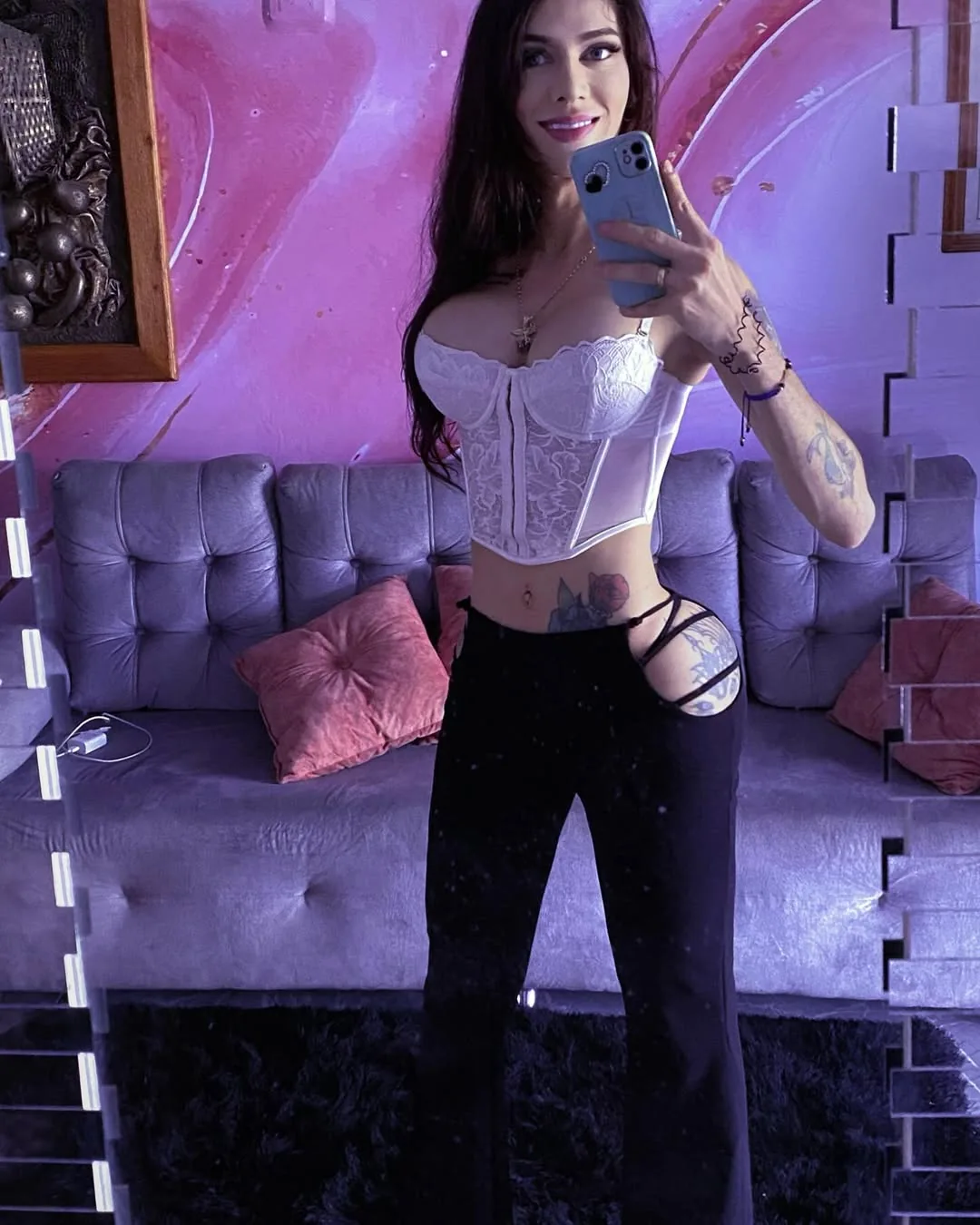 Thea escort 